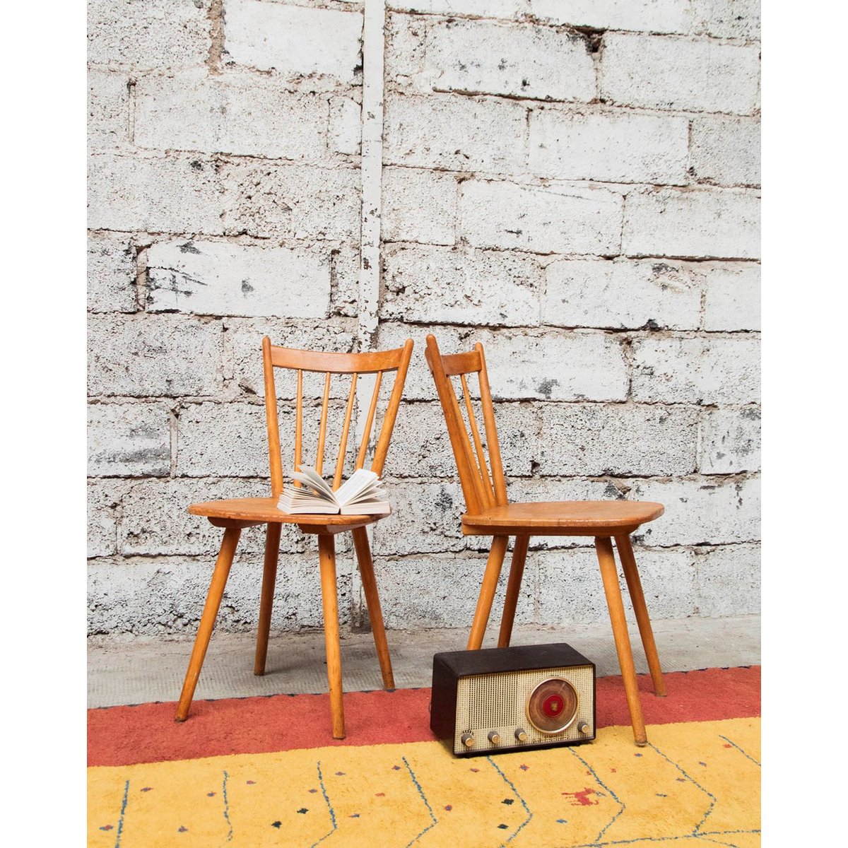 Paire de chaises en bois Alma N°734 - Bon état bois, DEBONGOUT