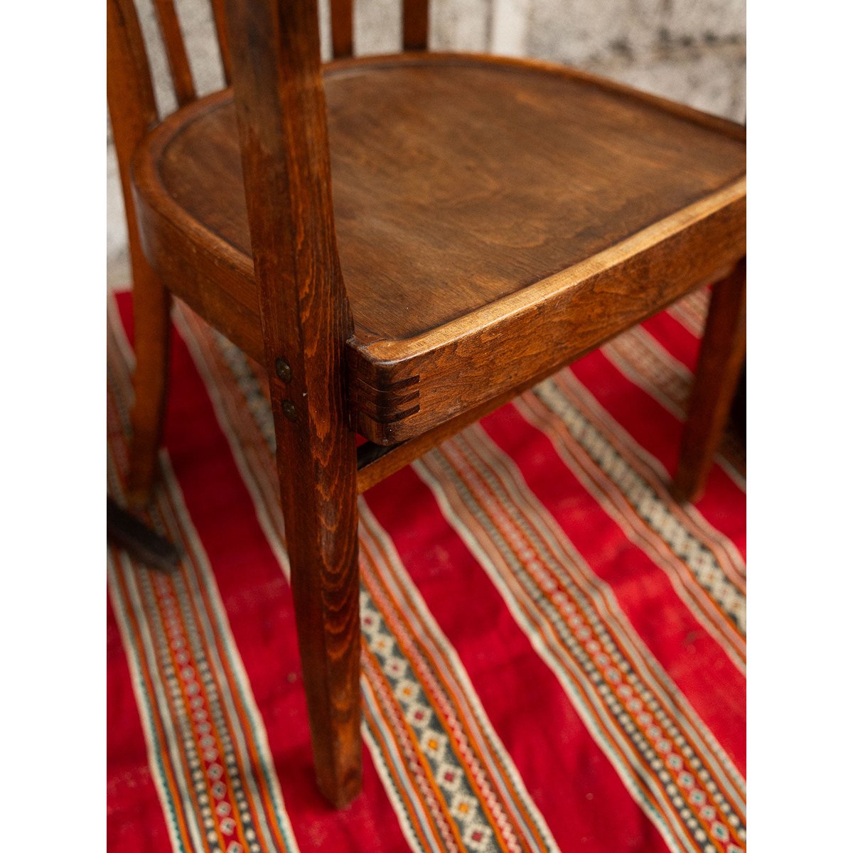 Fauteuil administratif en bois Ernest N°1503 - Bon état marron, DEBONGOUT
