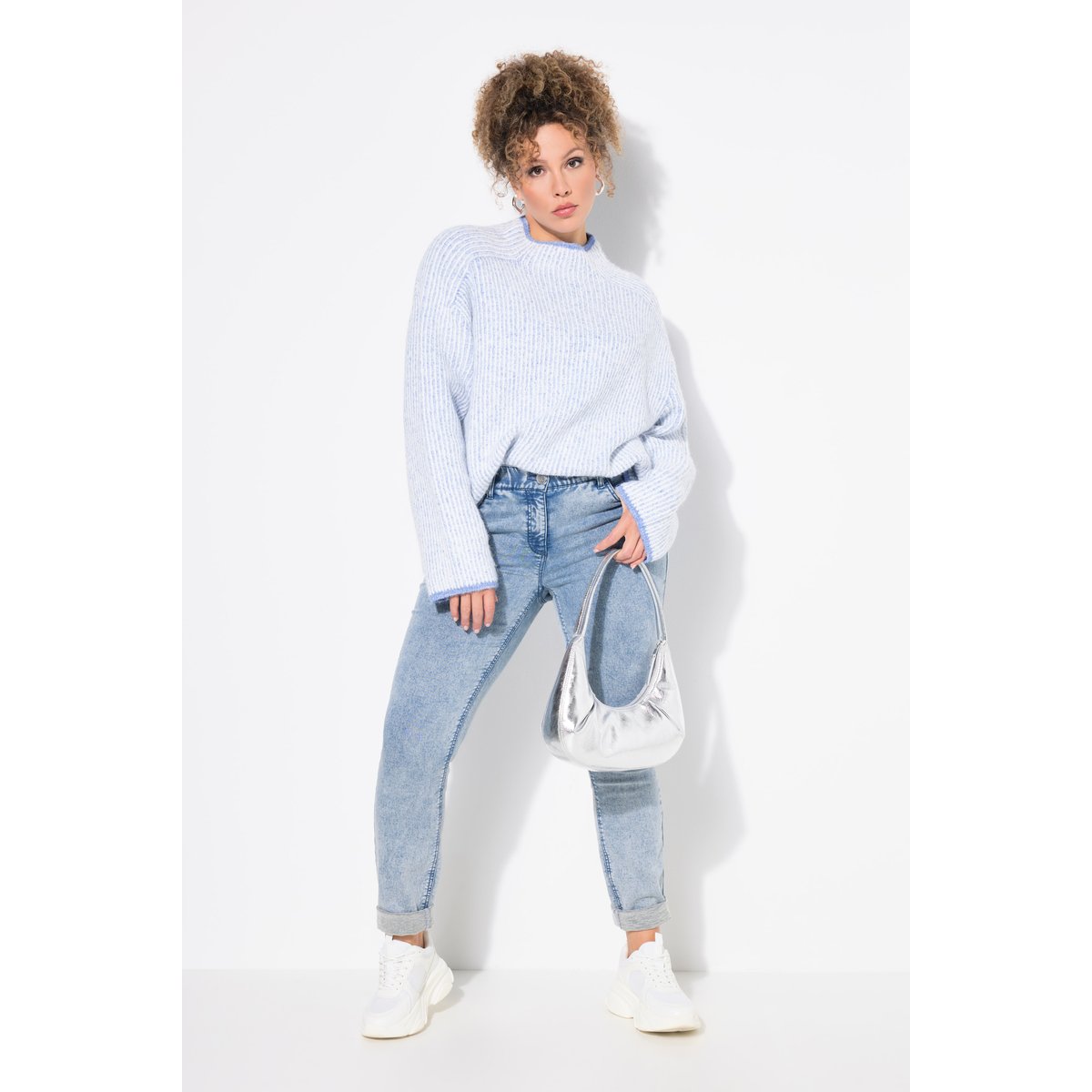 Jean Sarah en jersey bleu clair, ULLA POPKEN