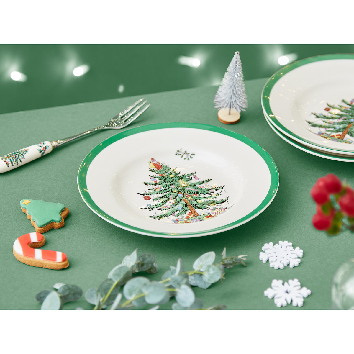 Set of 4 Christmas Tree Side Plates white, SPODE