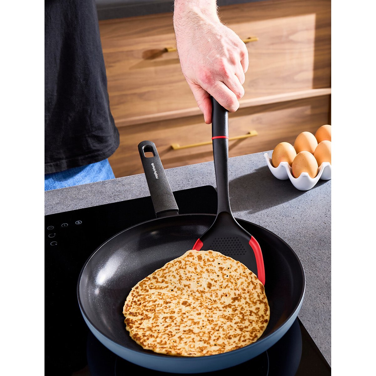 24cm Recycled Aluminium Frying Pan blue, MORPHY RICHARDS