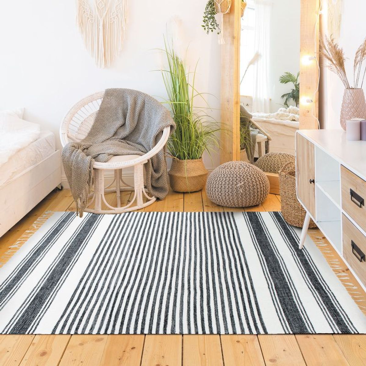 Tapis salon artisanal en coton noir gris blanc, THE DECO FACTORY