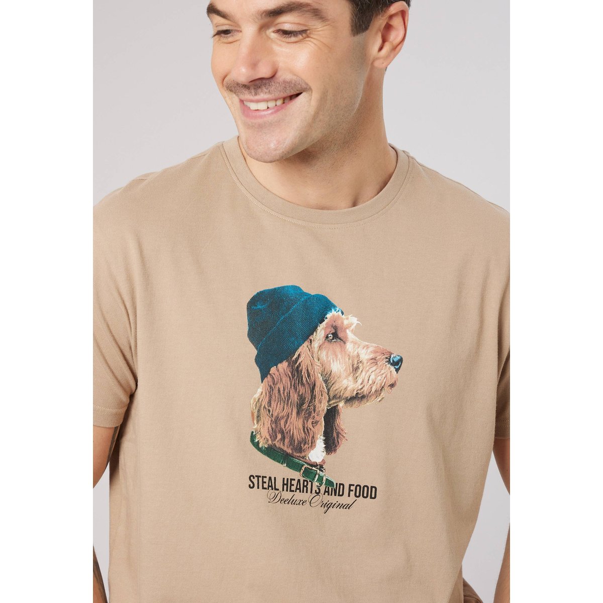 T-shirt homme en 100% coton jersey imprimé chien stylisé DOOD dune, DEELUXE