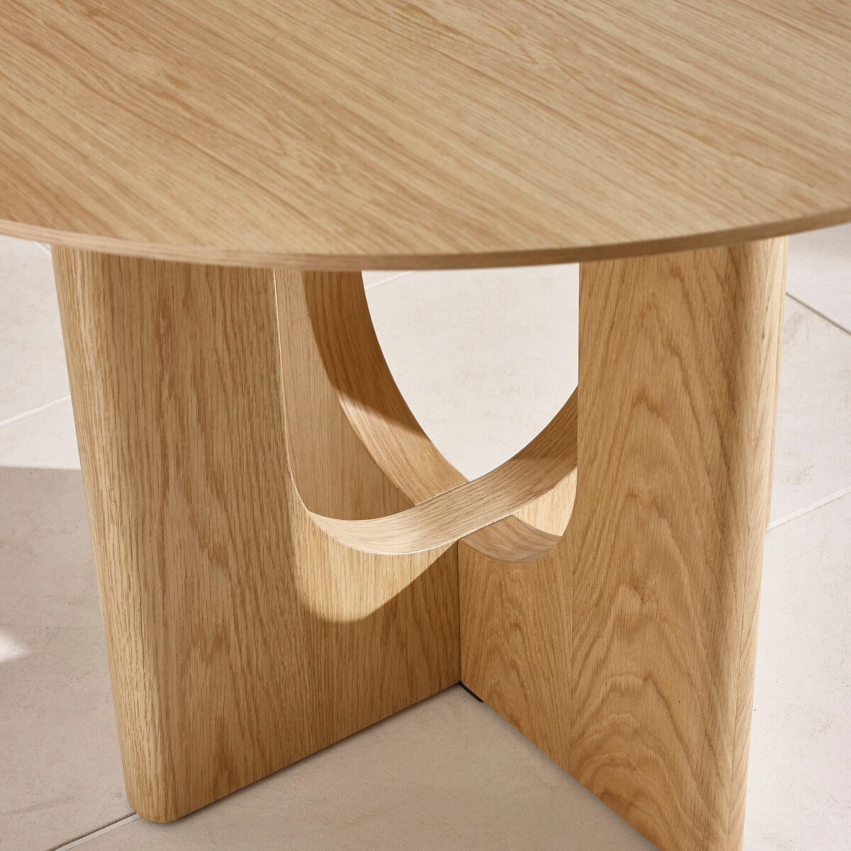 Calista Round Wood Dining Table (Seats 4) natural oak, SO'HOME