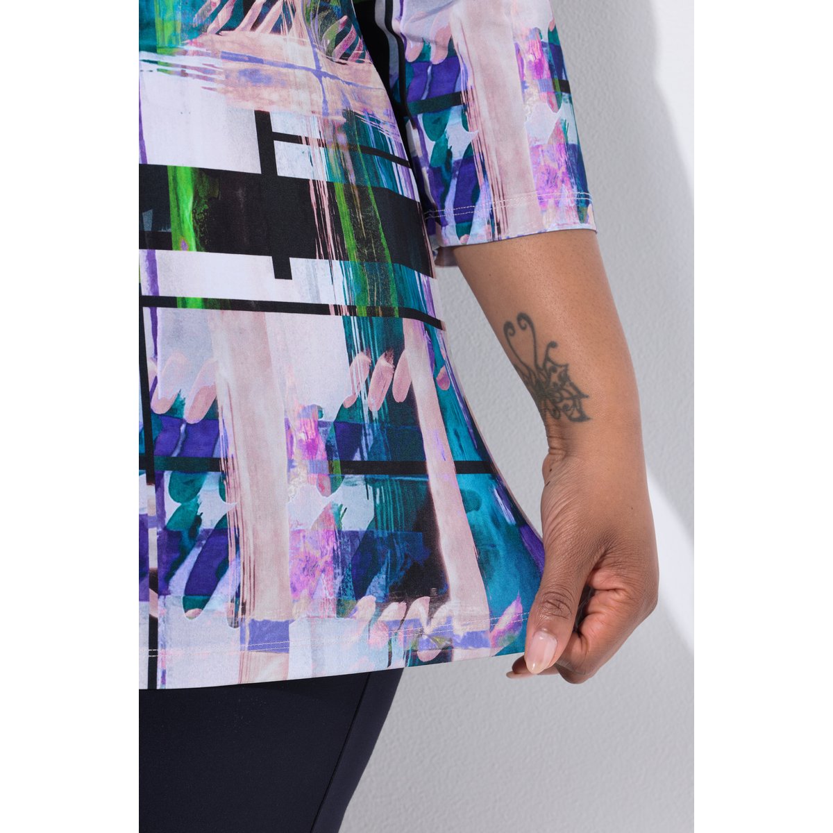 T-shirt en tissu fluide à col bénitier et vert foncé, ULLA POPKEN