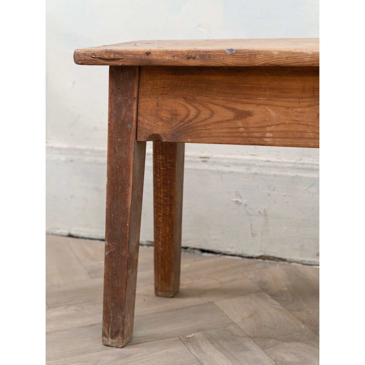 Long banc en bois Antoine N°504 - Bon état bois clair, DEBONGOUT