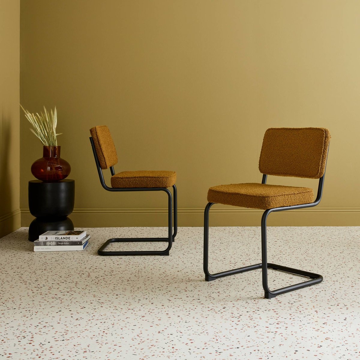Chaise cantilever acier et bouclette texturée (lot de 2) MAJA ocre, SWEEEK