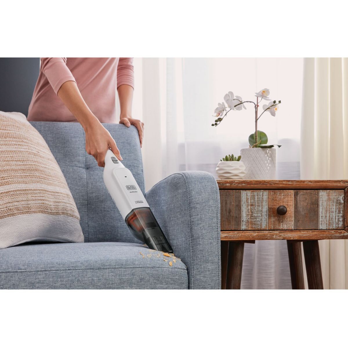 Aspirateur main HLVC315B11-QW couleur unique, BLACK & DECKER