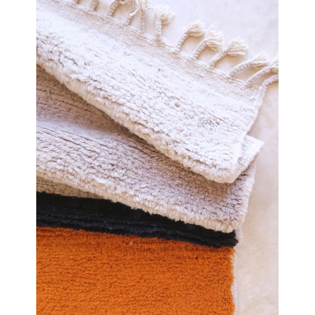 Tapis berbère contemporain aux lignes graphiques en laine 220 x 269 cm orange terre cuite, AFK LIVING