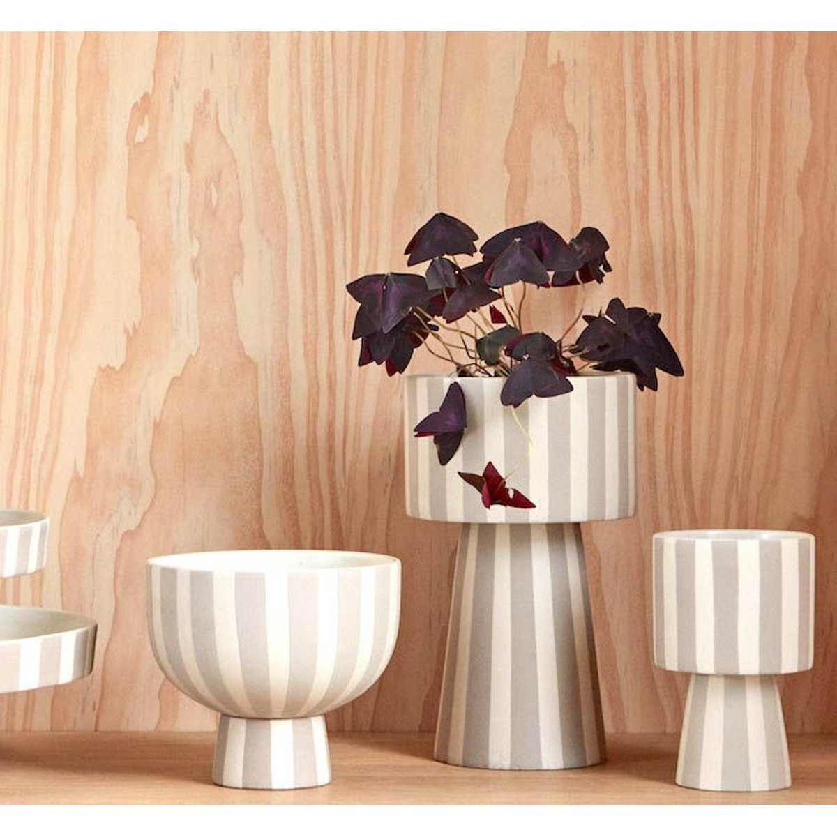 Pot de fleurs en grès à rayures LIVING beige, OYOY LIVING DESIGN