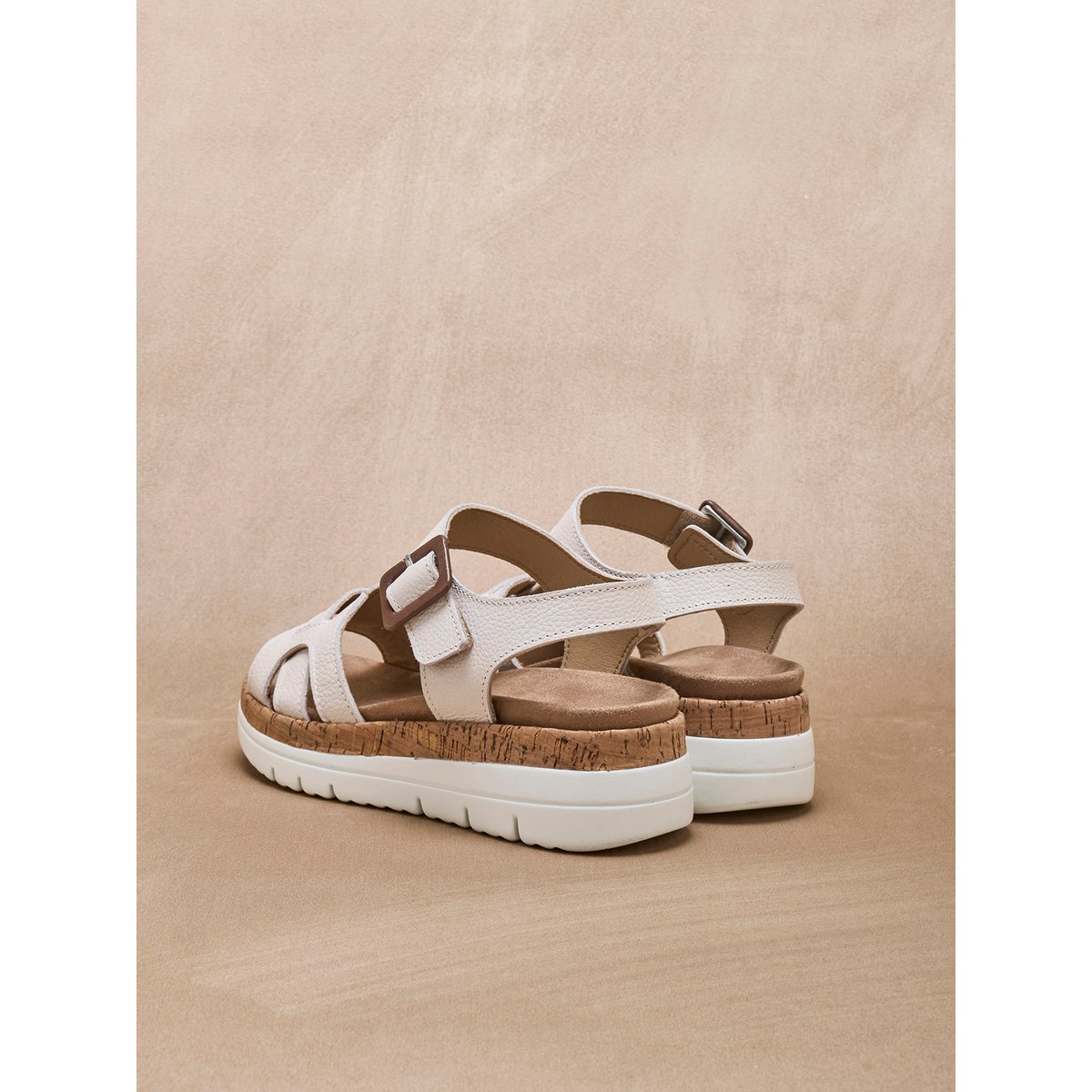 Sandales fermées par scratch beige, PEDICONFORT