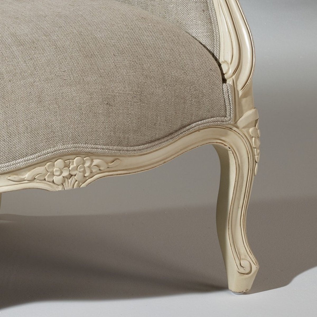 Fauteuil bergère en hévéa et tissu effet lin VICTOR nacre, ROBIN DES BOIS
