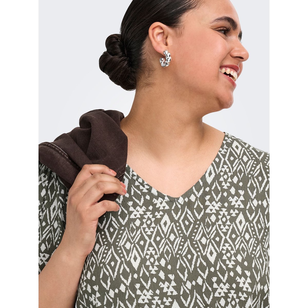 Blouse verte - smokey olive 1, ONLY CARMAKOMA