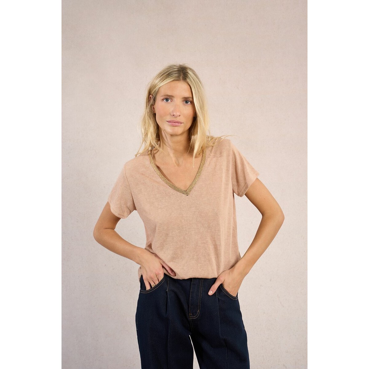 Iridescent V-Neck T-Shirt beige, MOLLY BRACKEN