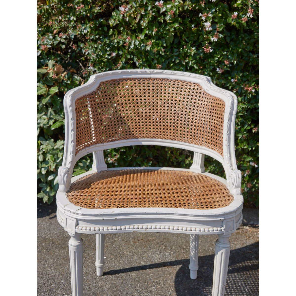 Salon en cannage et bois blanc Ernest N°1104 - Bon état blanc, DEBONGOUT