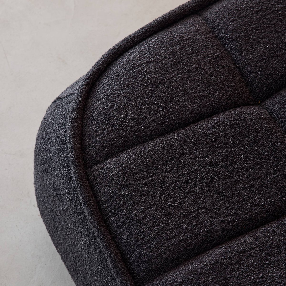 Pouf, repose-pieds pour chauffeuse 1 place Boni bouclette texturée BONI noir, SWEEEK