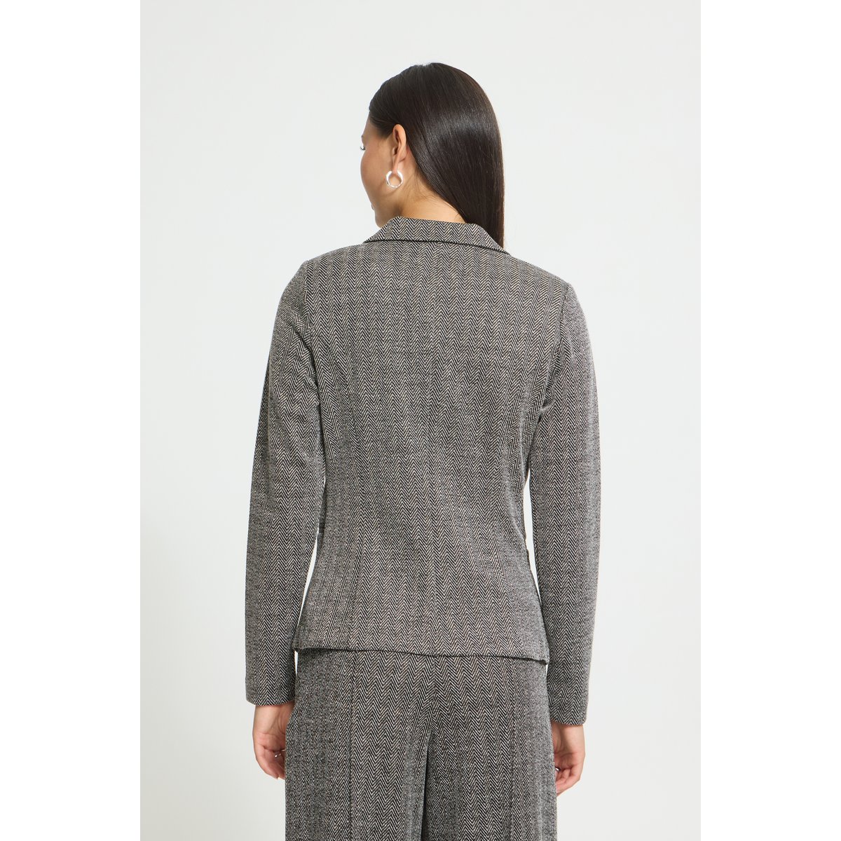 Blazer manches longues, col à revers et fermé par un bouton noir blanc black/white herringbone, ICHI