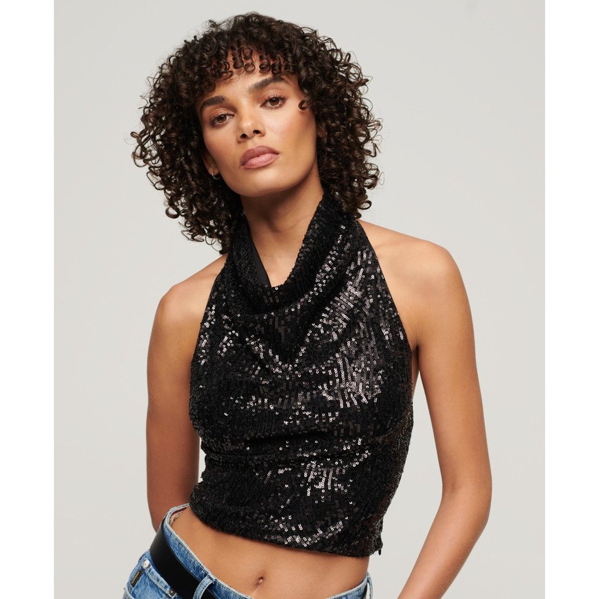 Haut dos nu à sequins et col bénitier noir à sequins angulaires, SUPERDRY