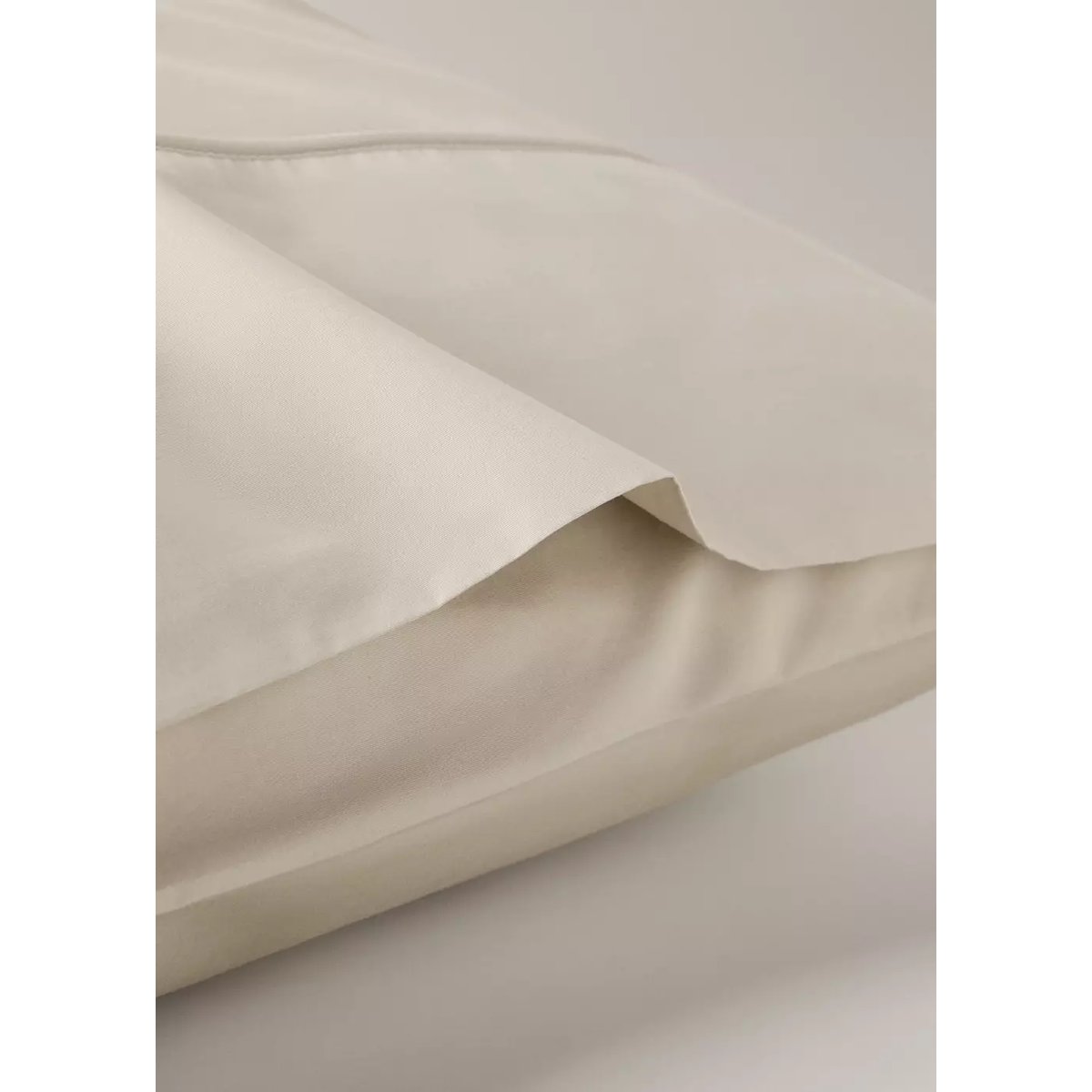 Deux taies d'oreiller percale de coton 500 fils finition passepoilée 50x75 cm sable, MANGO HOME