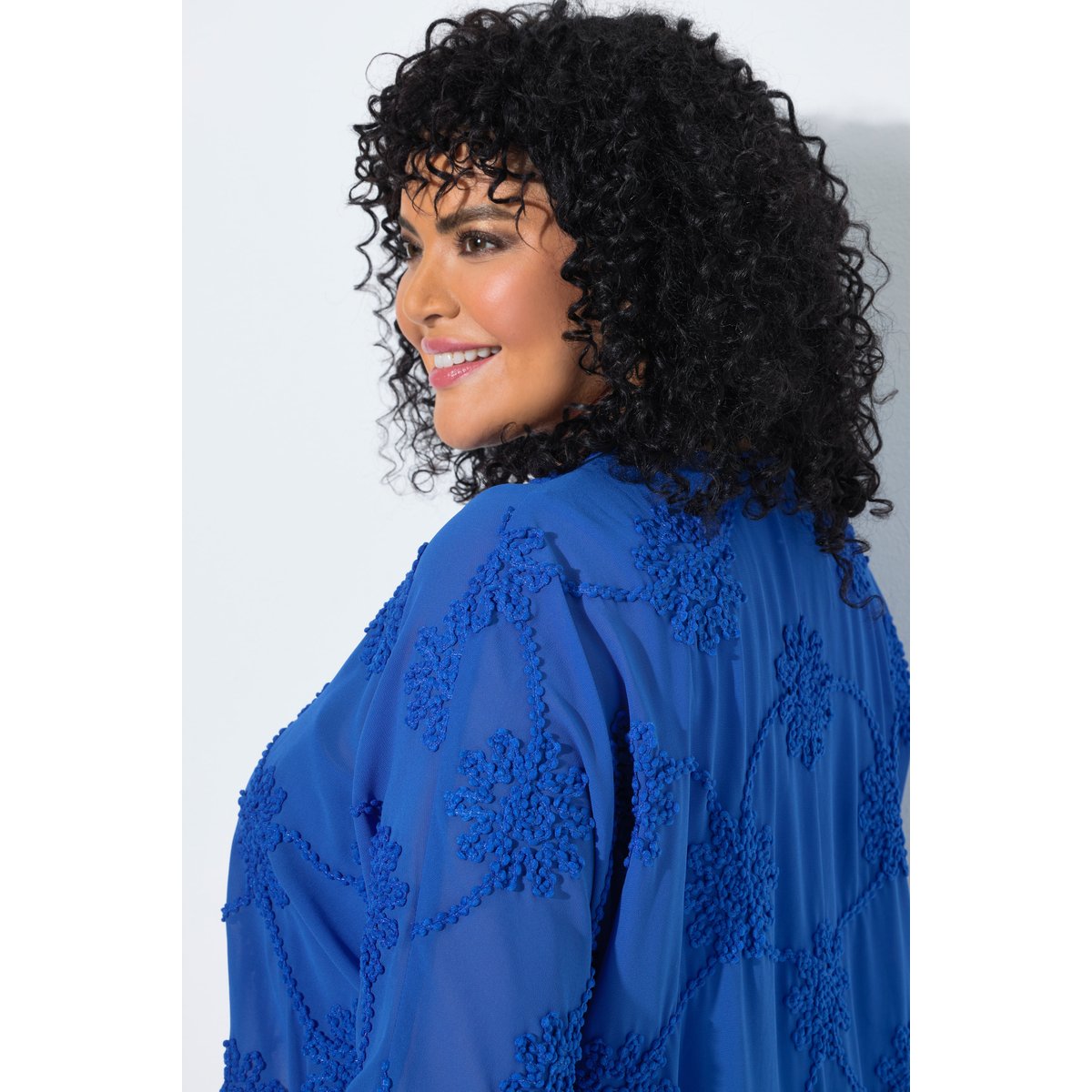 Blouse en mousseline doublée, motif à fleurs bleu paon, ULLA POPKEN