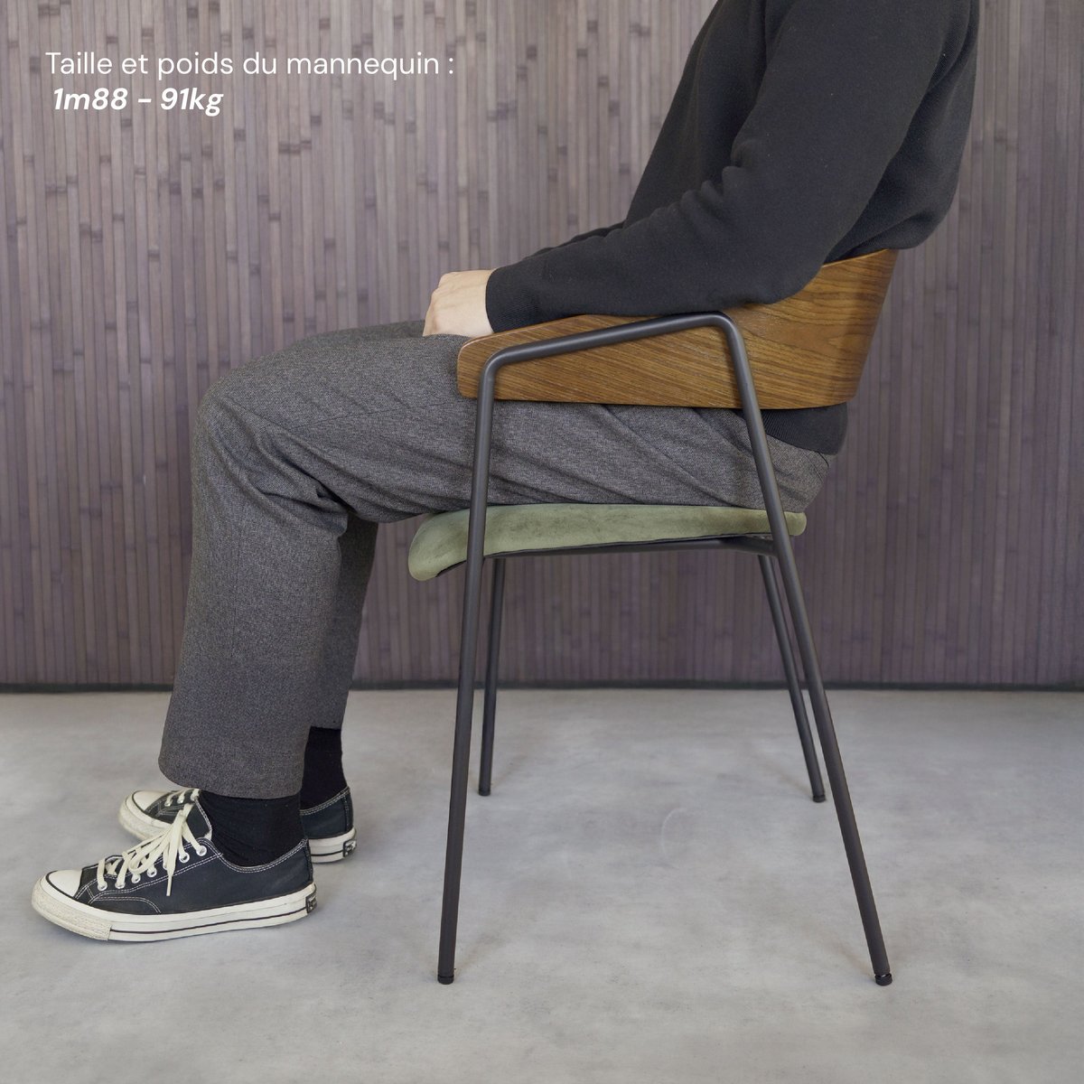 Lot de 2 chaises en velours et bois de noyer - ESMÉE vert kaki, MAISON PAVANE