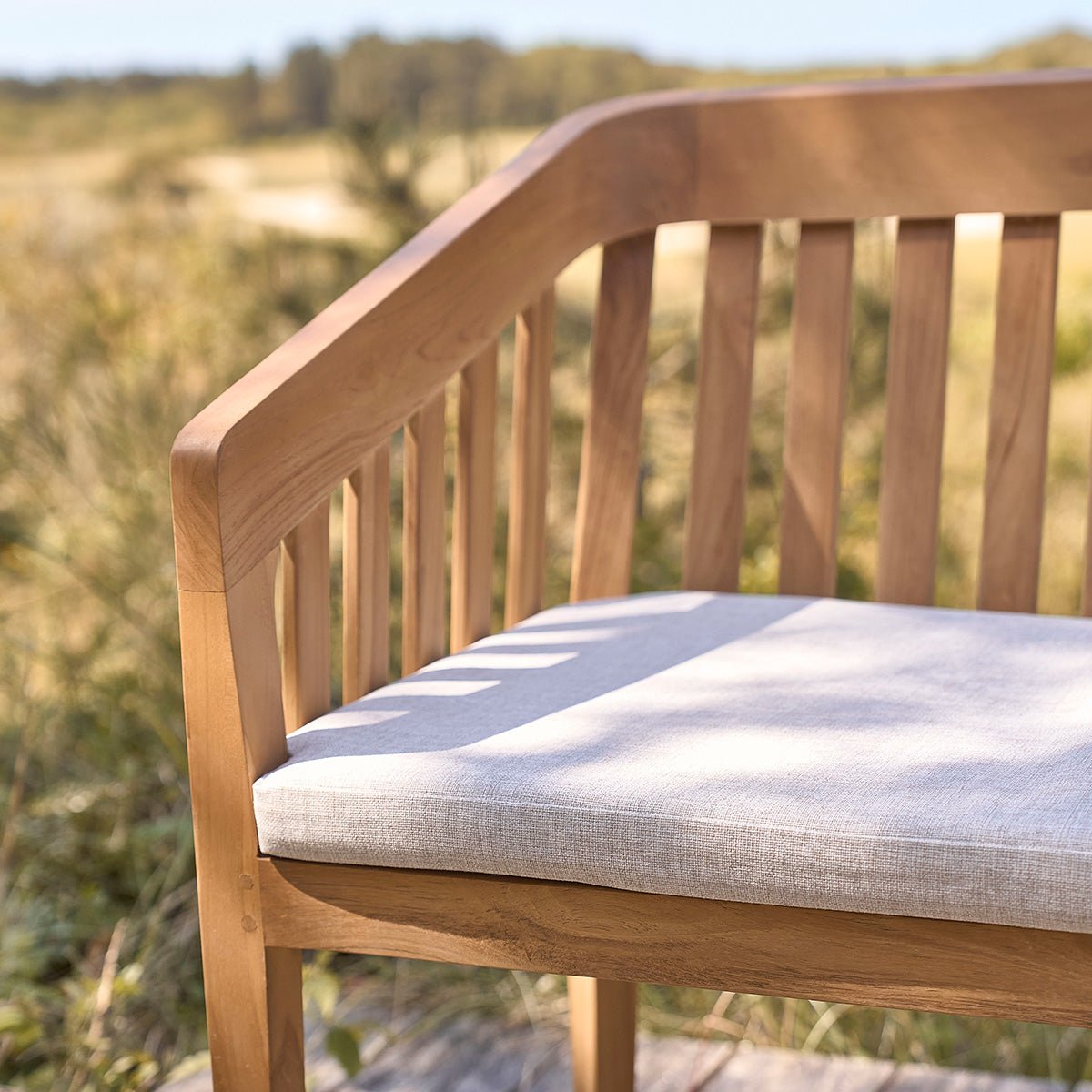 Banc de jardin en teck massif arrondi 3 places BARI naturel, BERAH GETAH