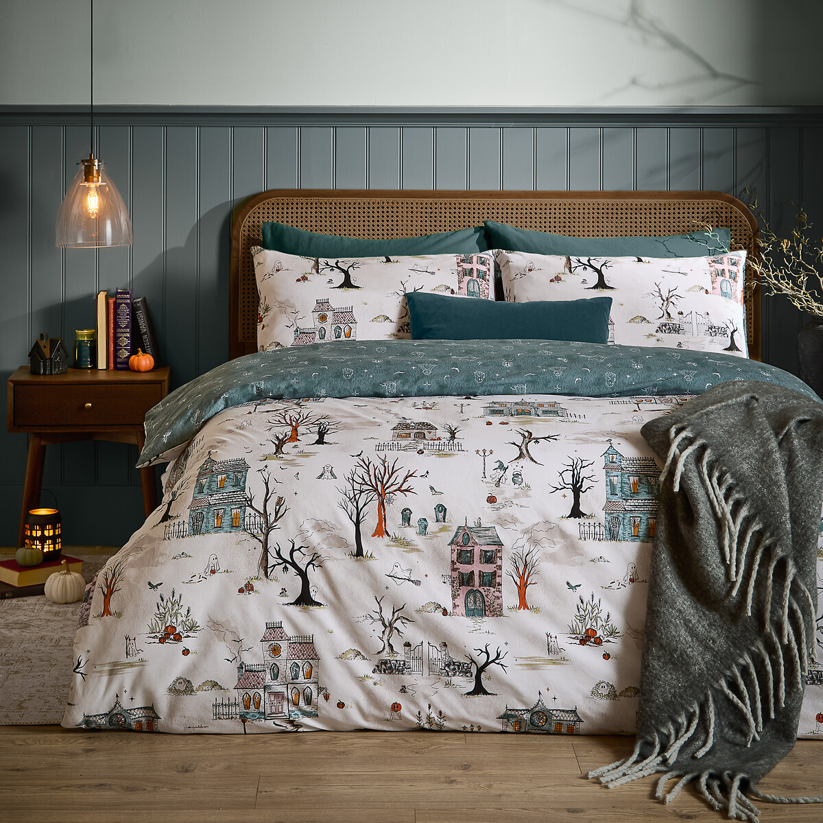 Ghost Town Reversible Halloween Duvet Cover and Pillowcase Set multi-coloured, FURN.