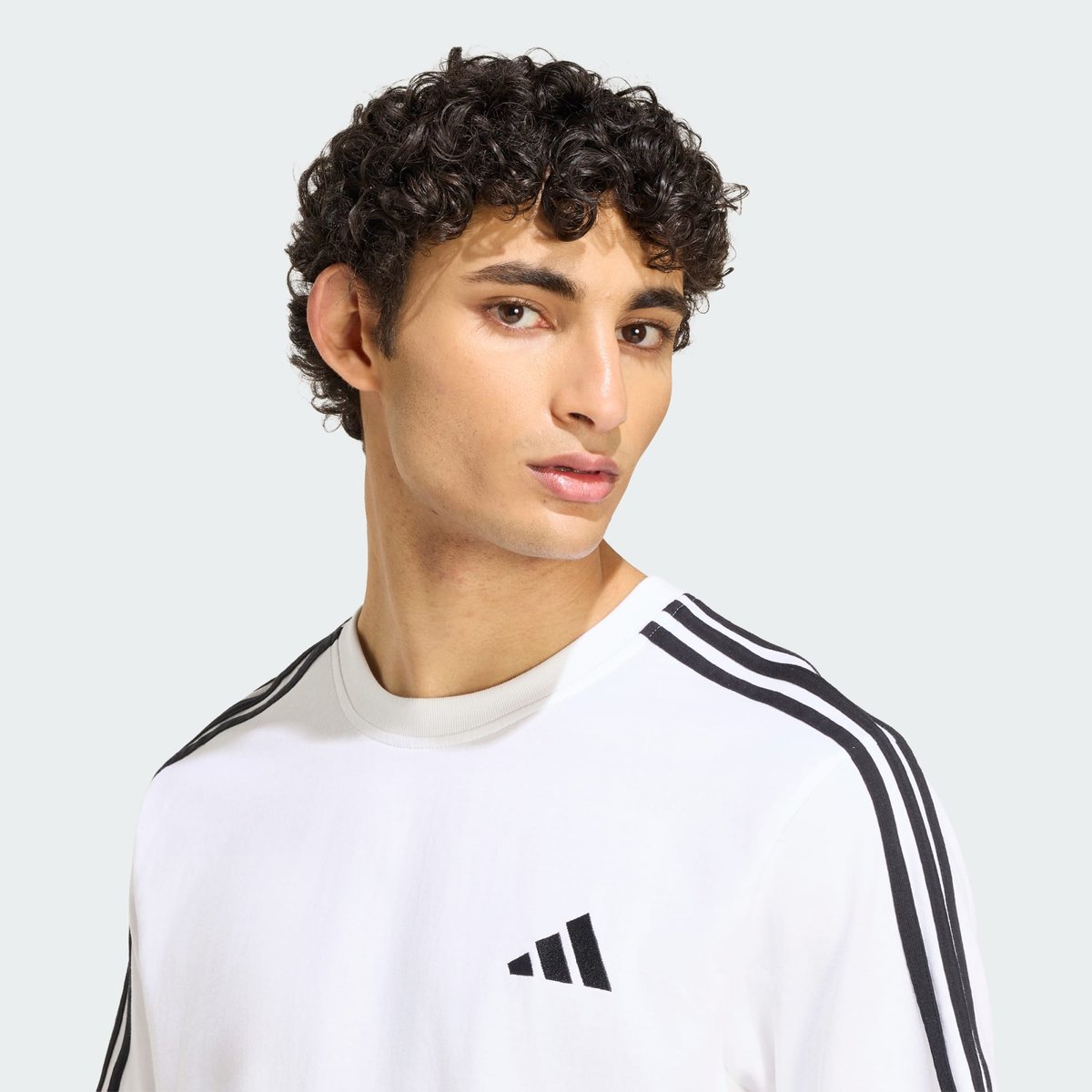 T-Shirt Jersey 3 Bandes Avec Logo À Gauche De La Poitrine Essentials T-Shirt Jersey 3 Bandes Avec Logo À Gauche De La Poitrine Essentials white / black, ADIDAS SPORTSWEAR