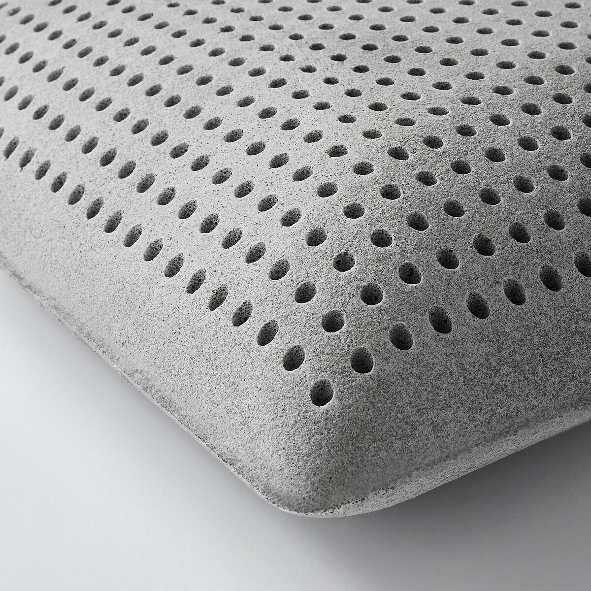 Natural Latex Foam Pillow white, THE FINE BEDDING COMPANY