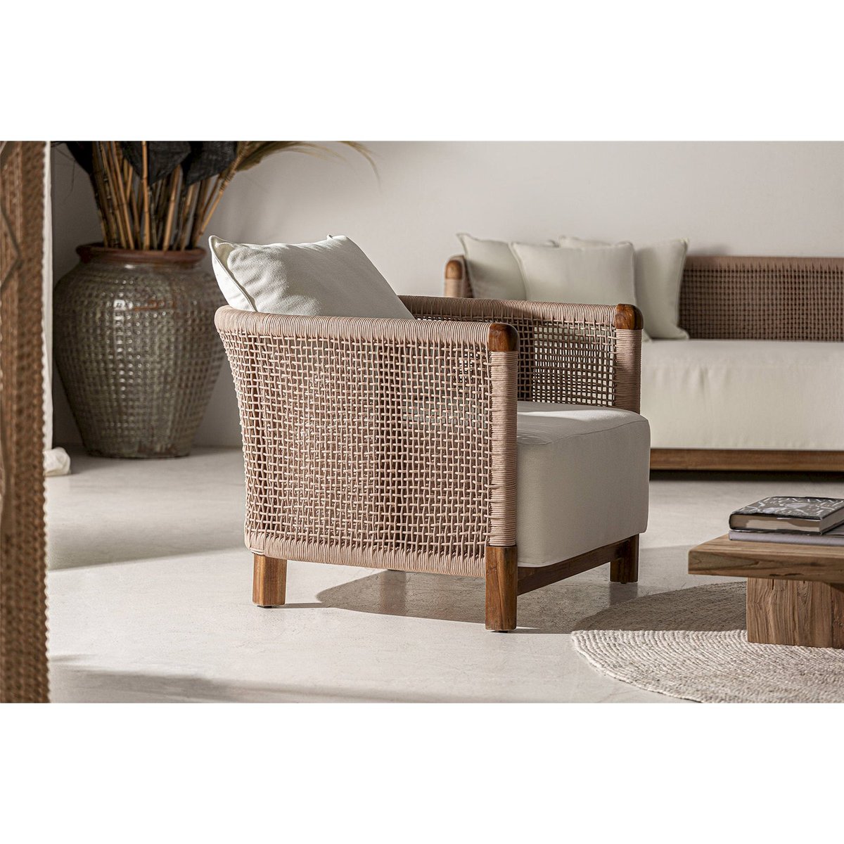 Fauteuil tressé en teck recyclé marron et blanc cassé, RECOLLECTION