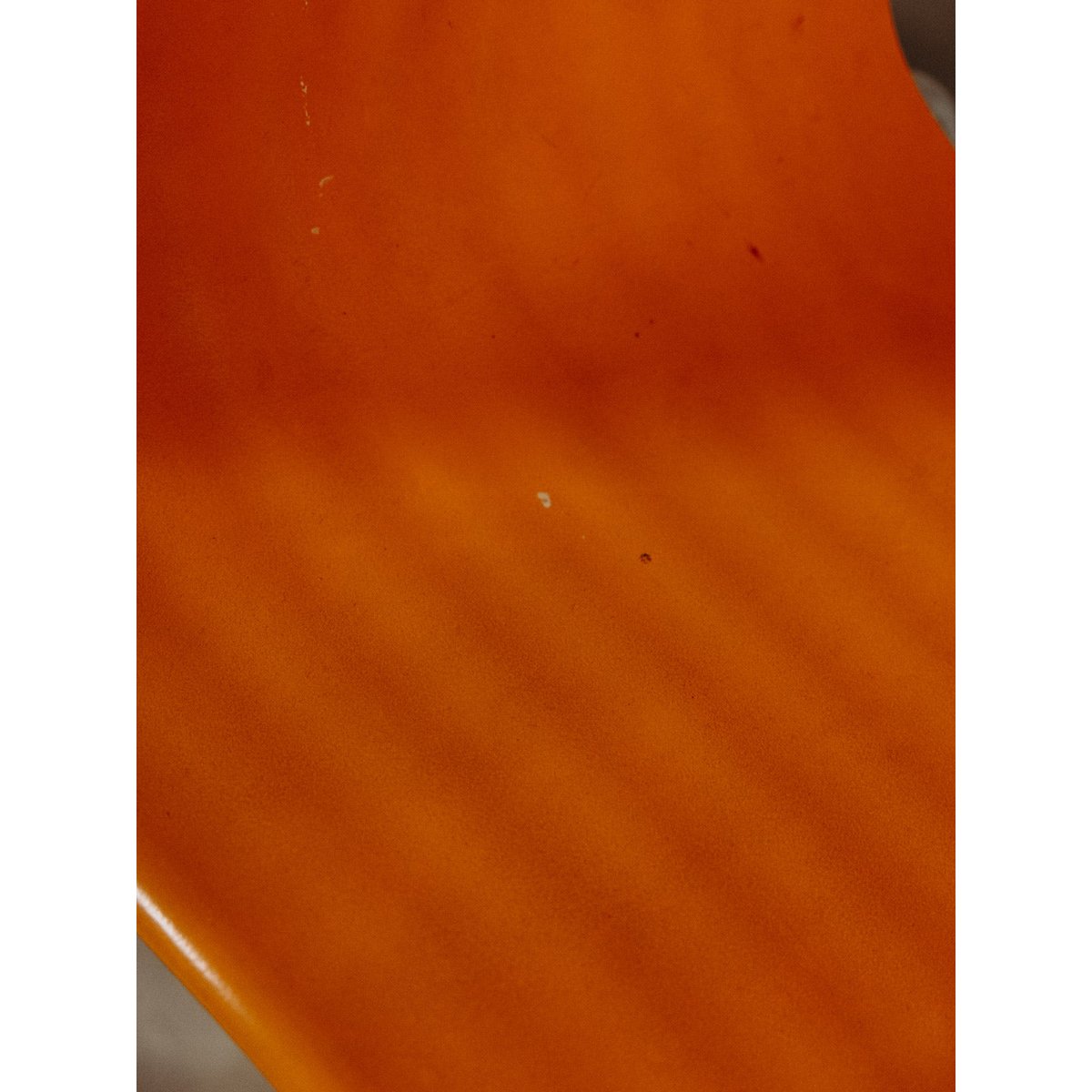 Fauteuil unique en polypropylène orange Jakob N°1381 - Bon état orange, DEBONGOUT