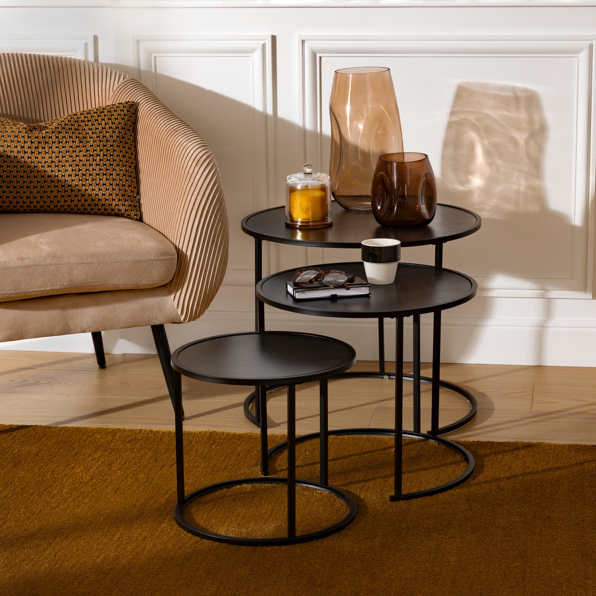 Lot de 3 tables gigognes en métal plateau effet bois NOAN noir, ATMOSPHERA