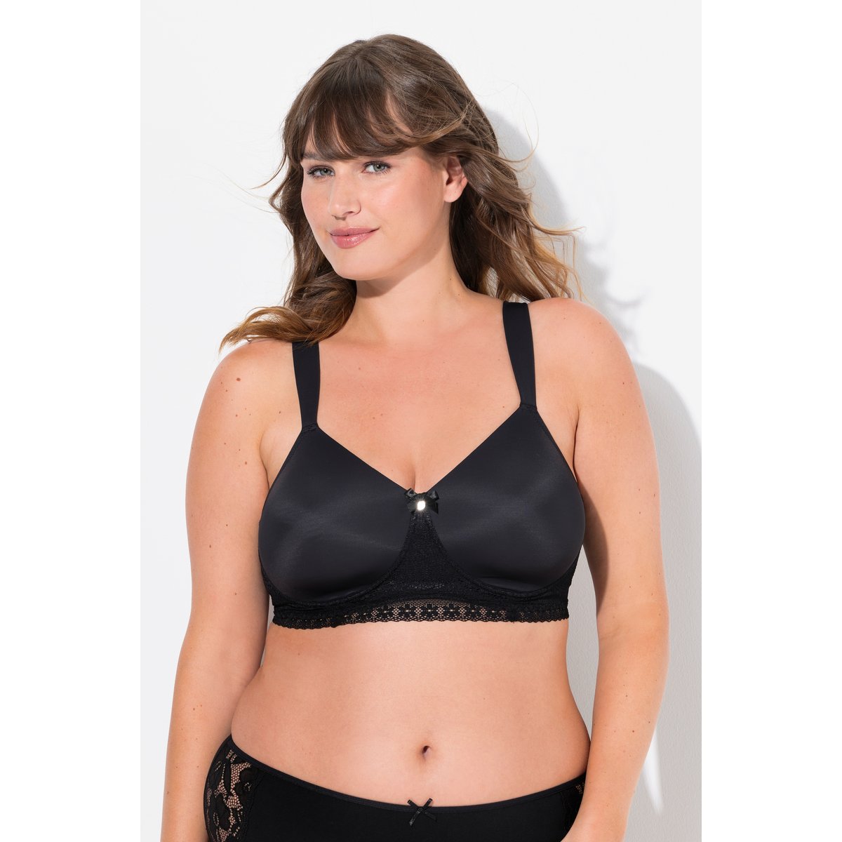 Brassière en dentelle avec bonnets souples noir, ULLA POPKEN
