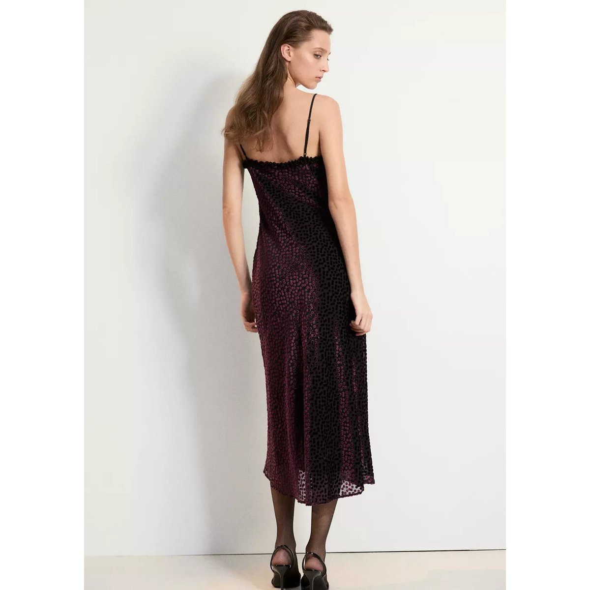 Robe à pois en dévoré noir, MANGO