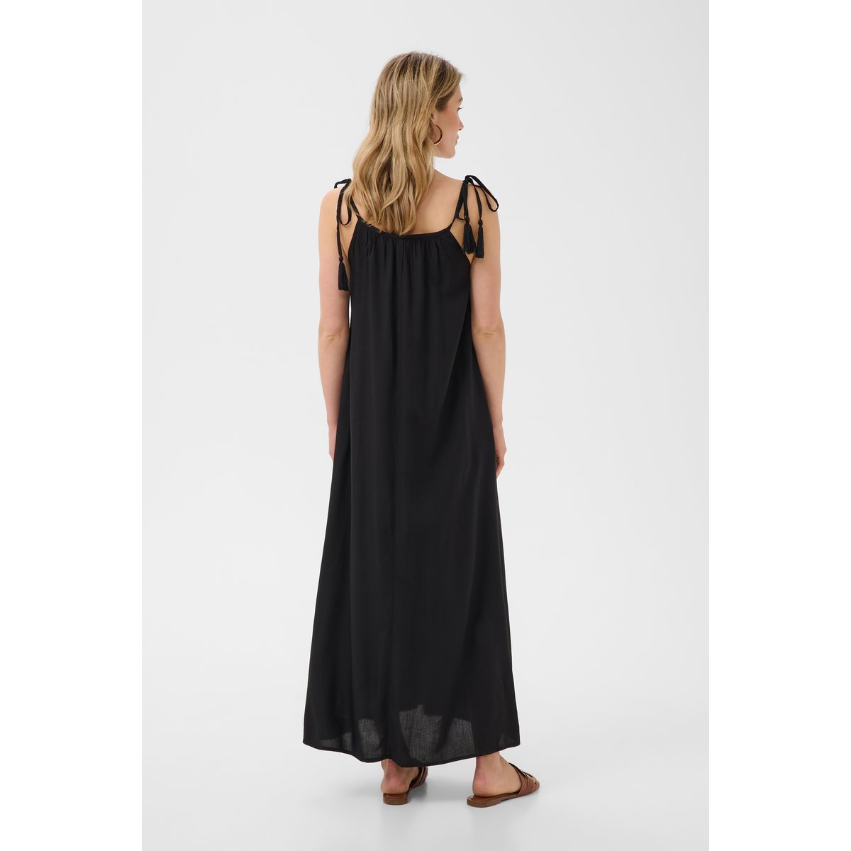 Robe noir pitch black, CREAM