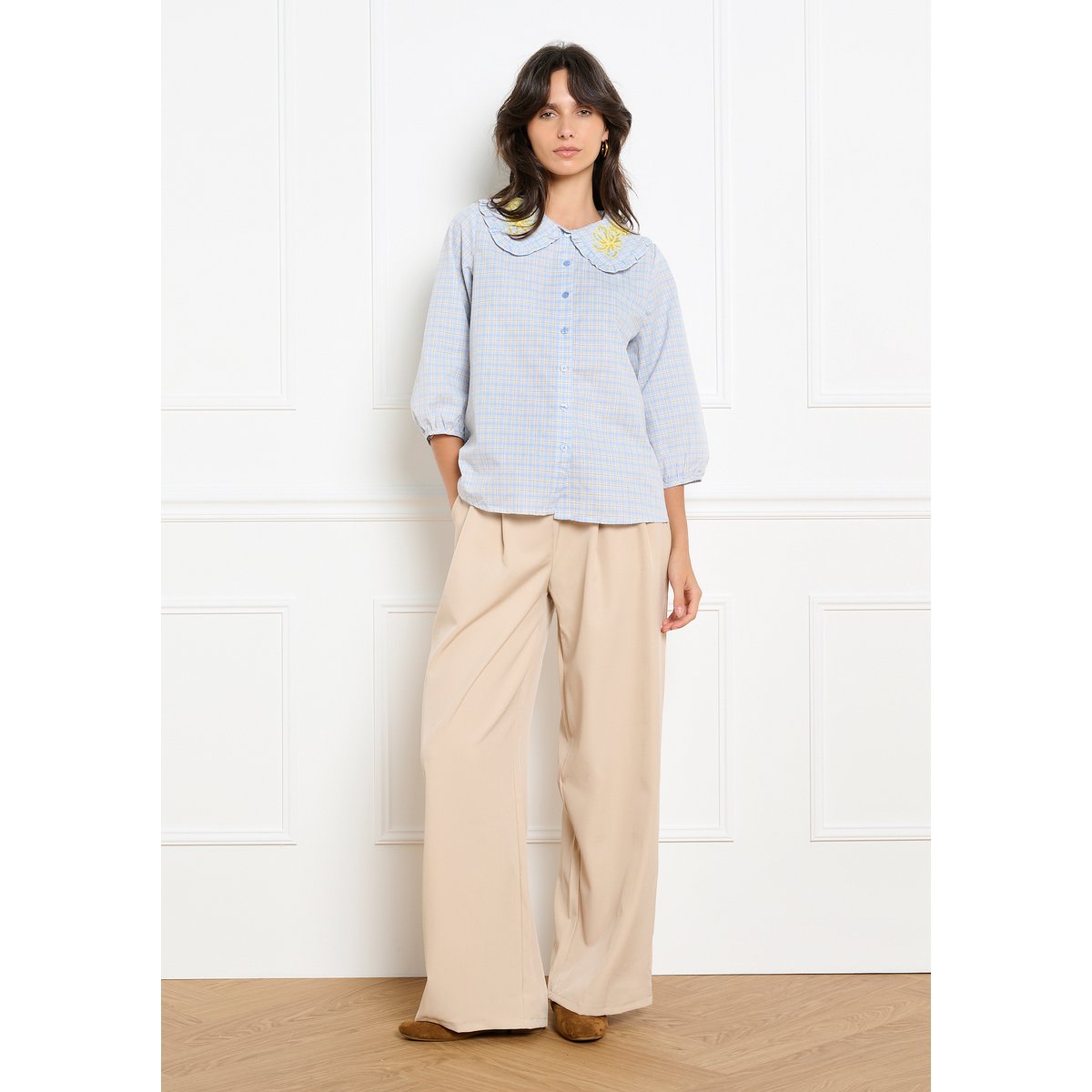 Blouse à col brodé bleu pastel, LOLALIZA