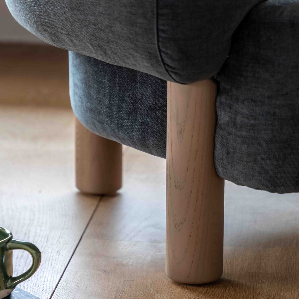 Weston Velvet Chenille Armchair carbon, ÉDITÉ
