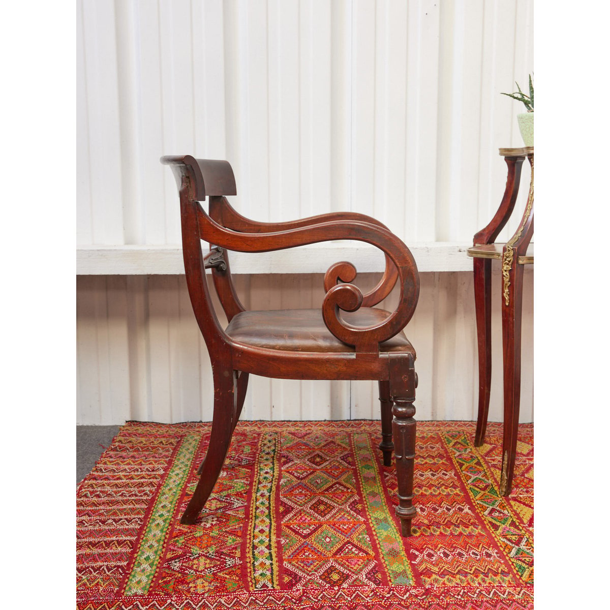 Fauteuil en cuir Ernest N°1079 - Bon état marron, DEBONGOUT