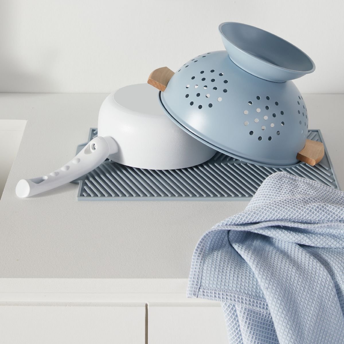 Passoire en métal avec poignées KITCHEN bleu, UTILITY