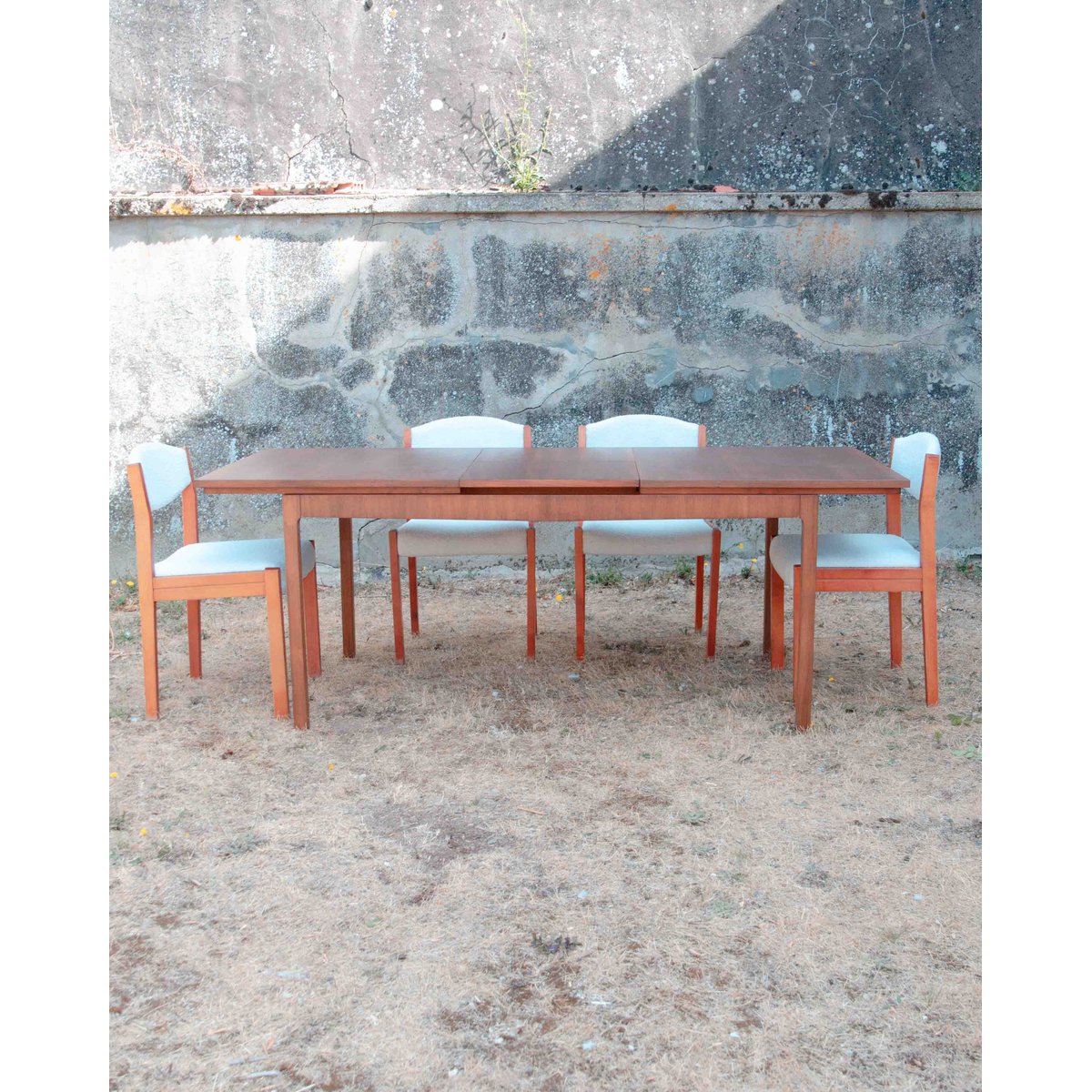 Table à manger en teck années 60 Karla N°1228 - Bon état bois clair, DEBONGOUT