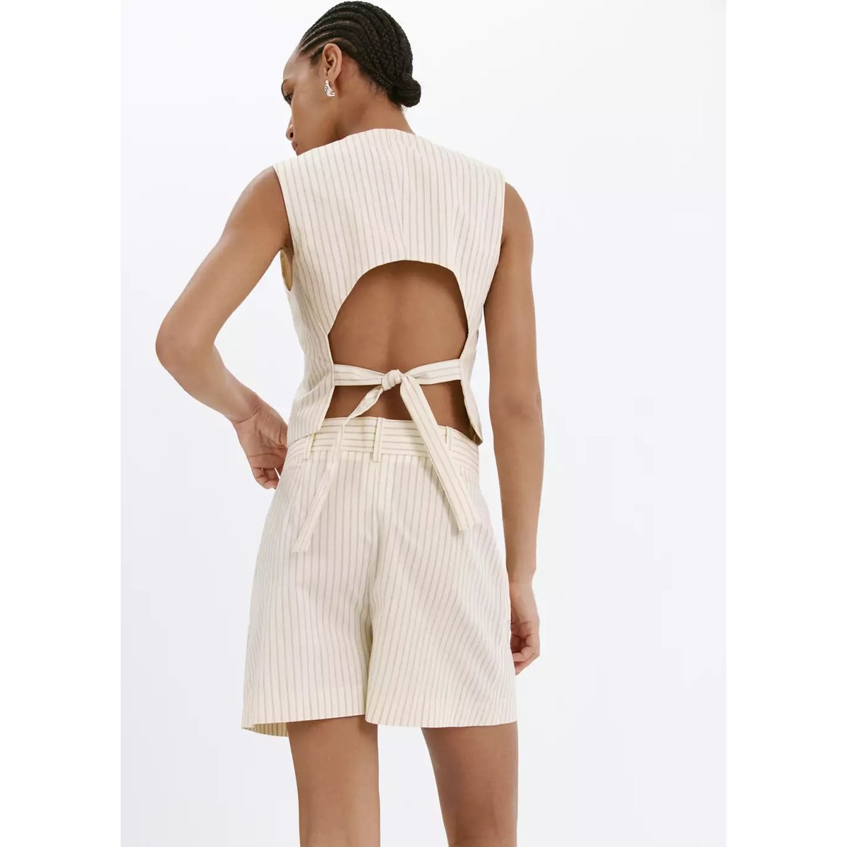 Gilet à rayures tennis ouvert au dos vanille, MANGO