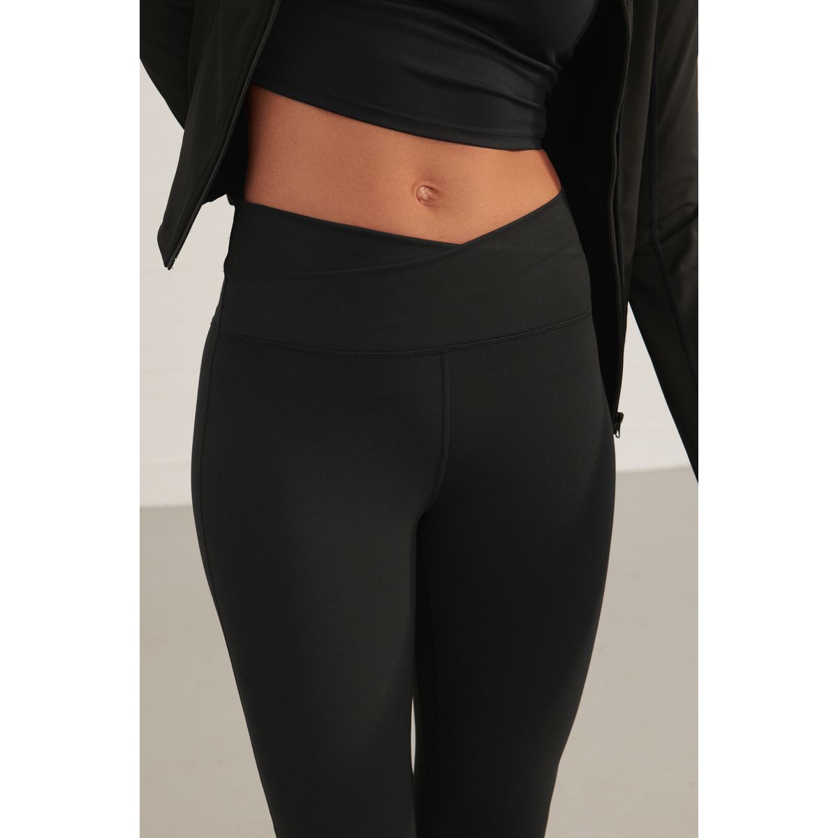 Legging évasé à taille croisée noir, NEXT