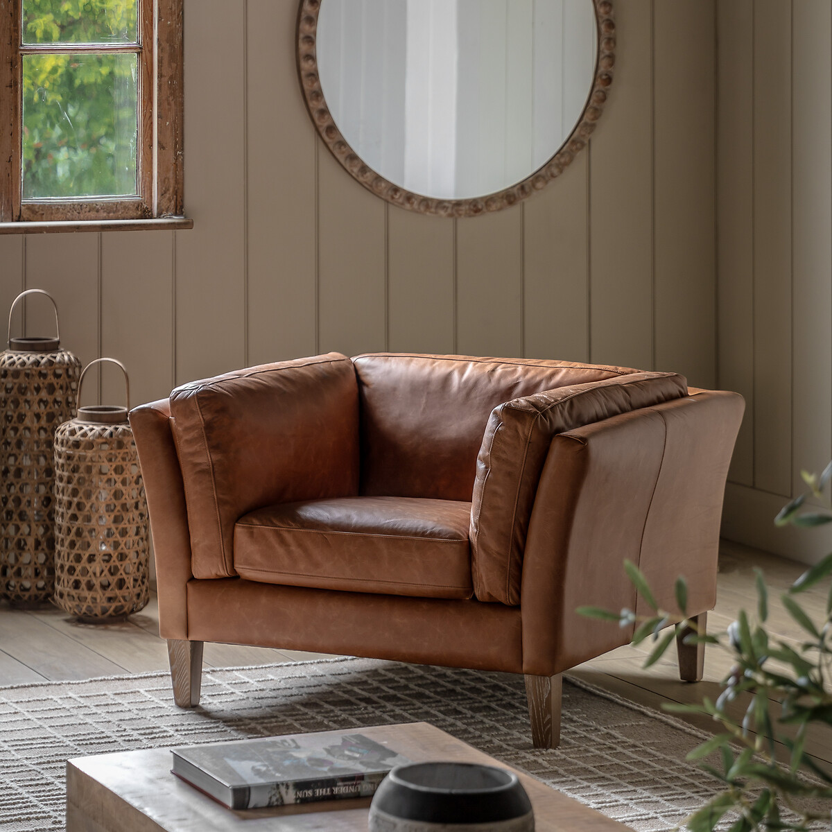 Nadiad Vintage Leather Armchair with Solid Wood Legs tan, ÉDITÉ