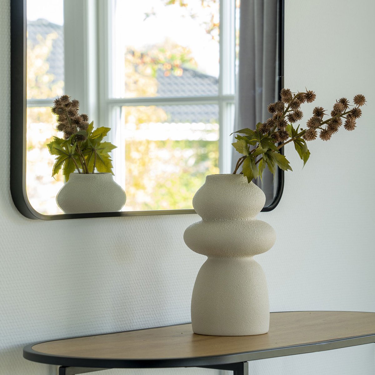 Vase de forme organique en grès H26,5cm- NOSARA blanc ivoire, HOUSE NORDIC