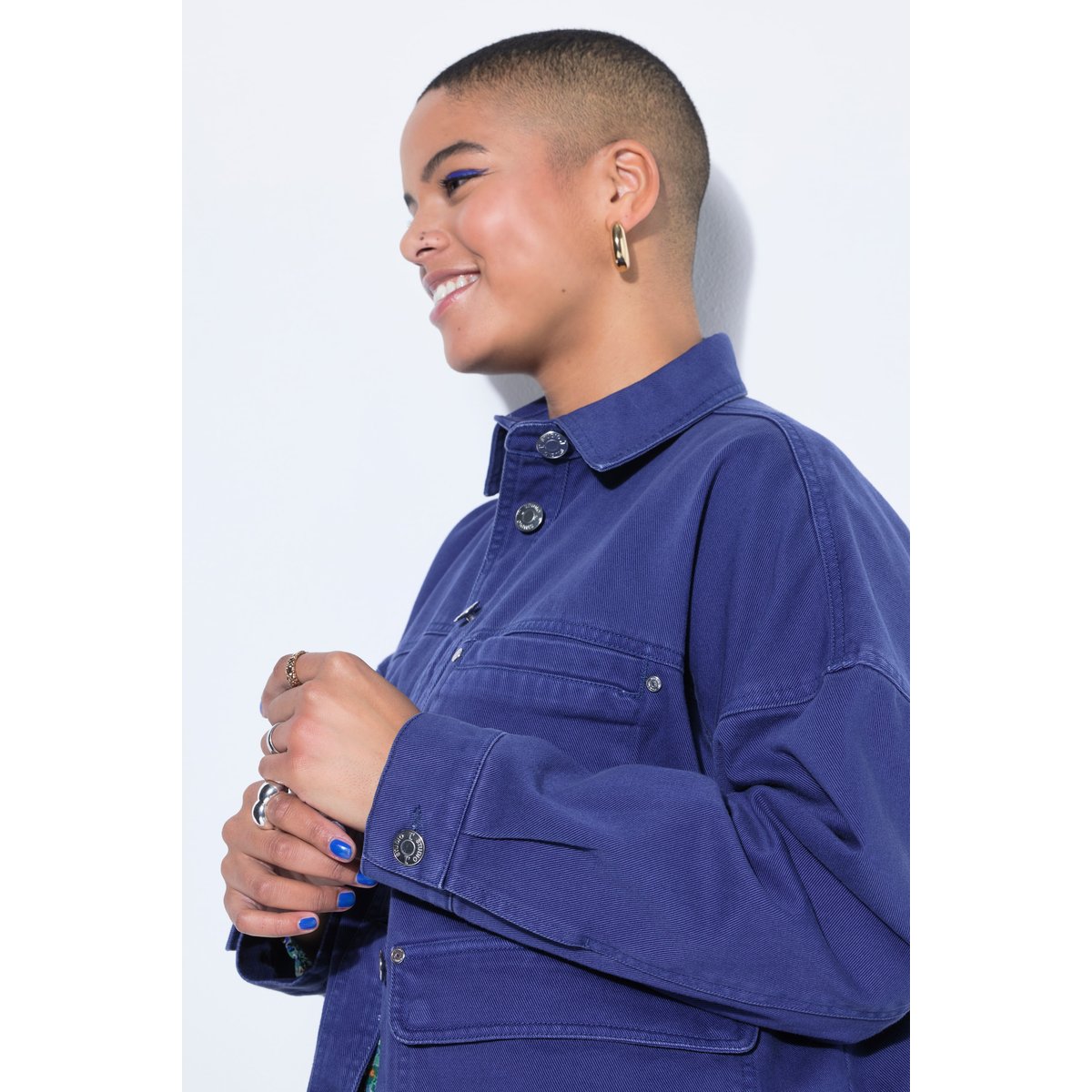 Chemisier en jean oversize, 3 poches bleu pigeon, STUDIO UNTOLD