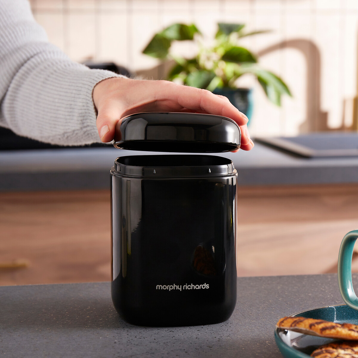 Set of 3 Equip Storage Canisters black, MORPHY RICHARDS