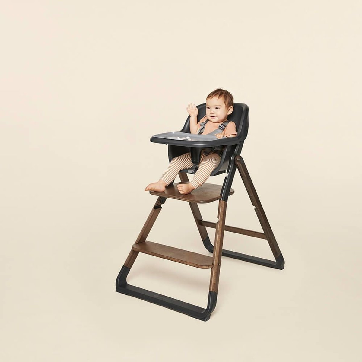 Pack chaise Evolve + siège bébé bois foncé, ERGOBABY