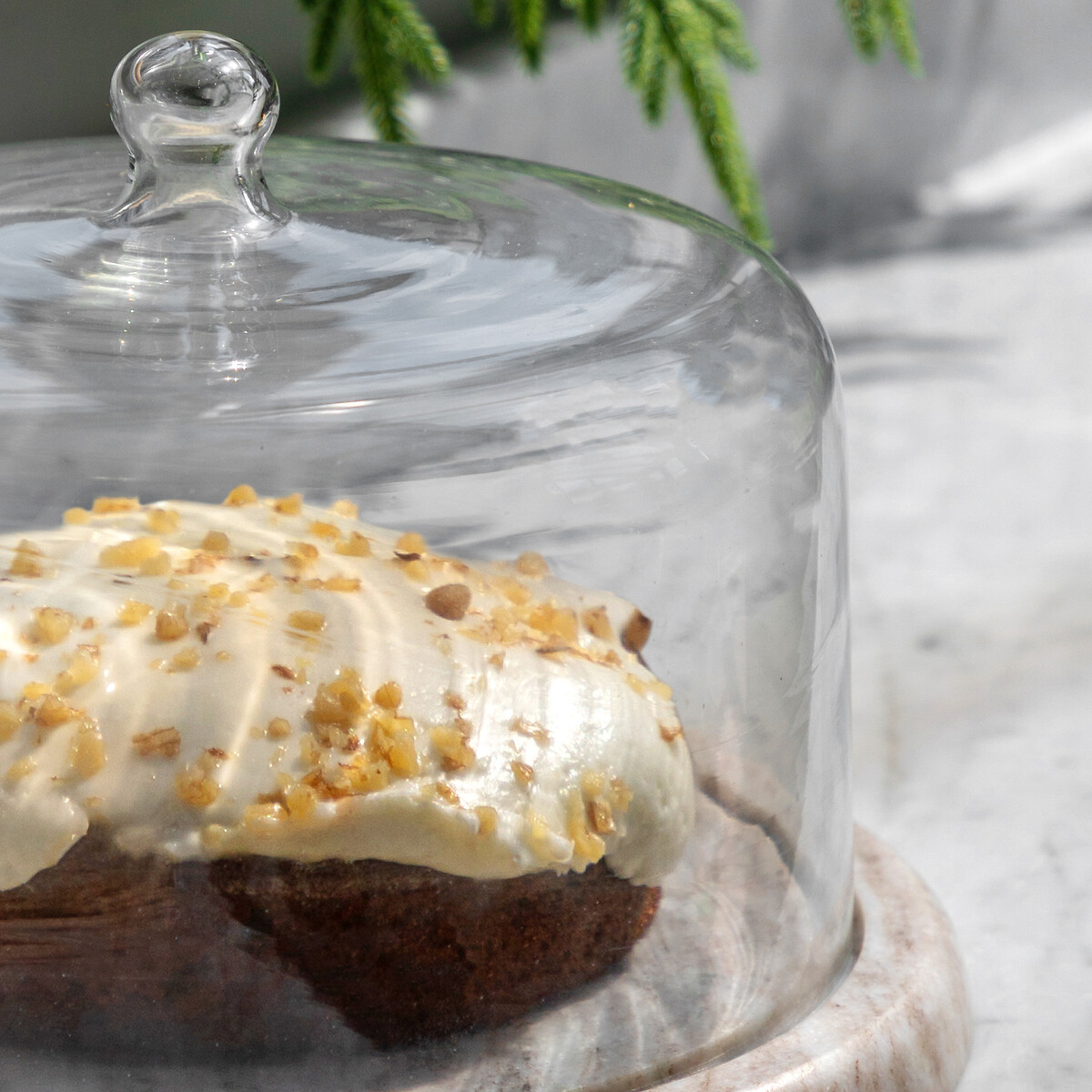 Novi Cake Dome in Beige Marble natural, SO'HOME
