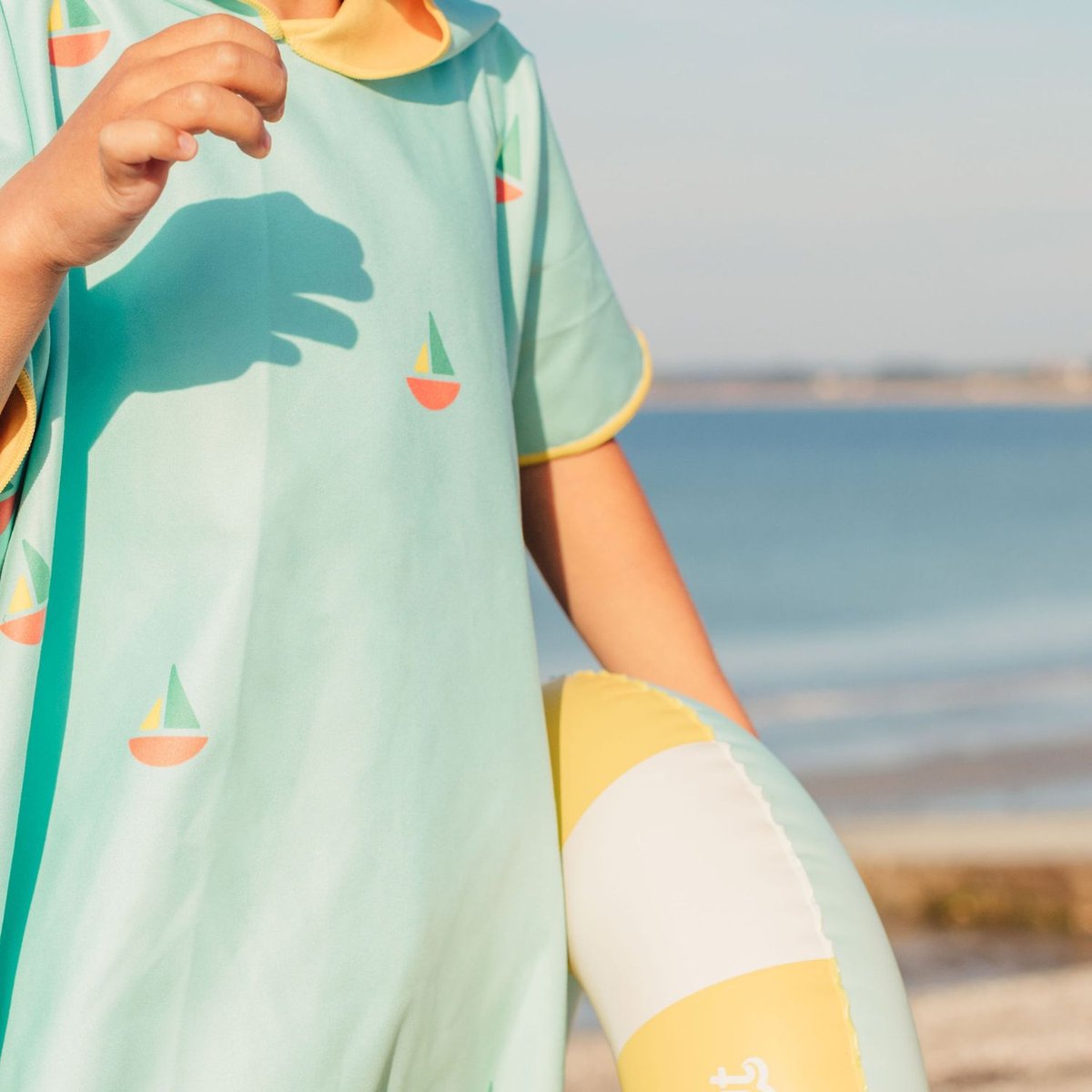 Poncho de plage bleu, jaune, orange, QUUT