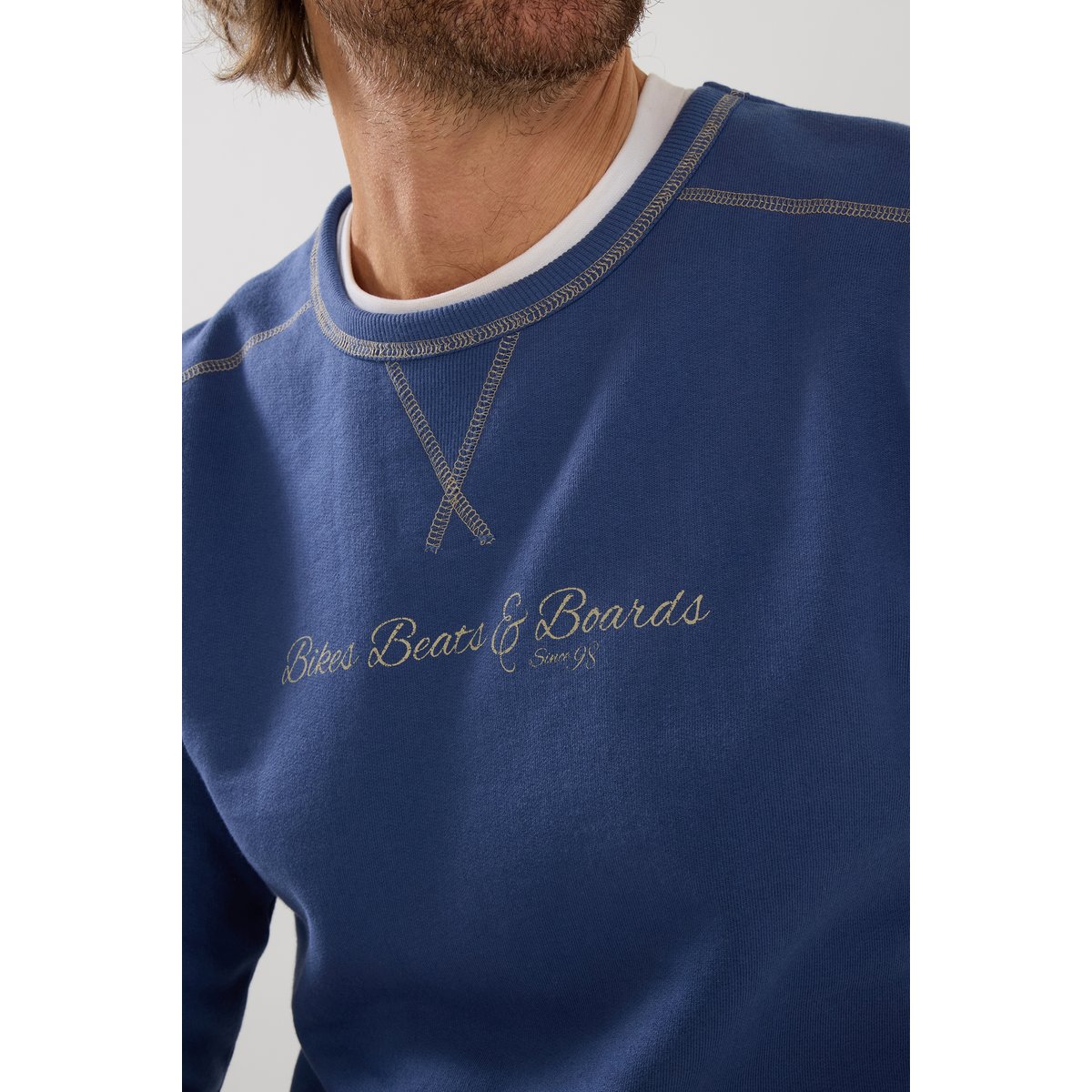 T-shirt à col rond avec motif Bikes, Beats & Boards bleu, JOE BROWNS